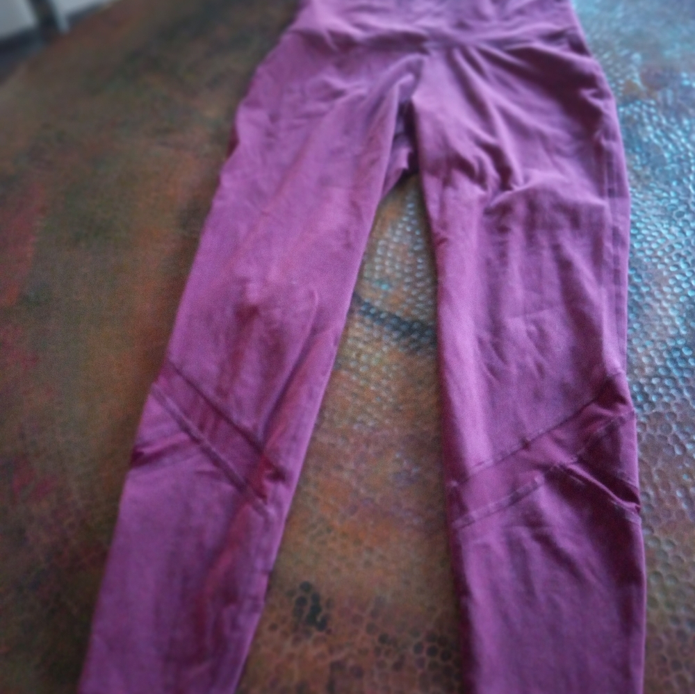 Athletic pants